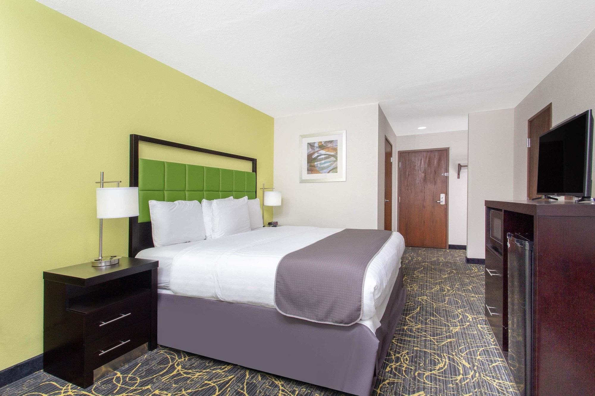 Americinn And Suites By Wyndham Delafield-Waukesha-Milwaukee Kültér fotó