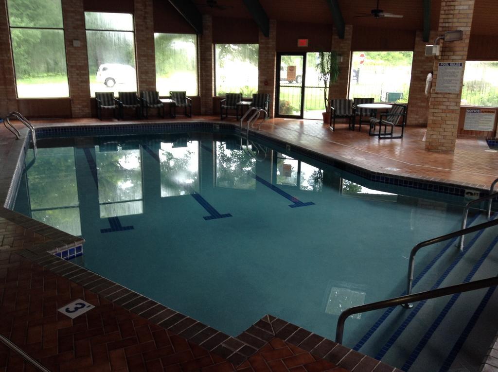 Americinn And Suites By Wyndham Delafield-Waukesha-Milwaukee Kültér fotó