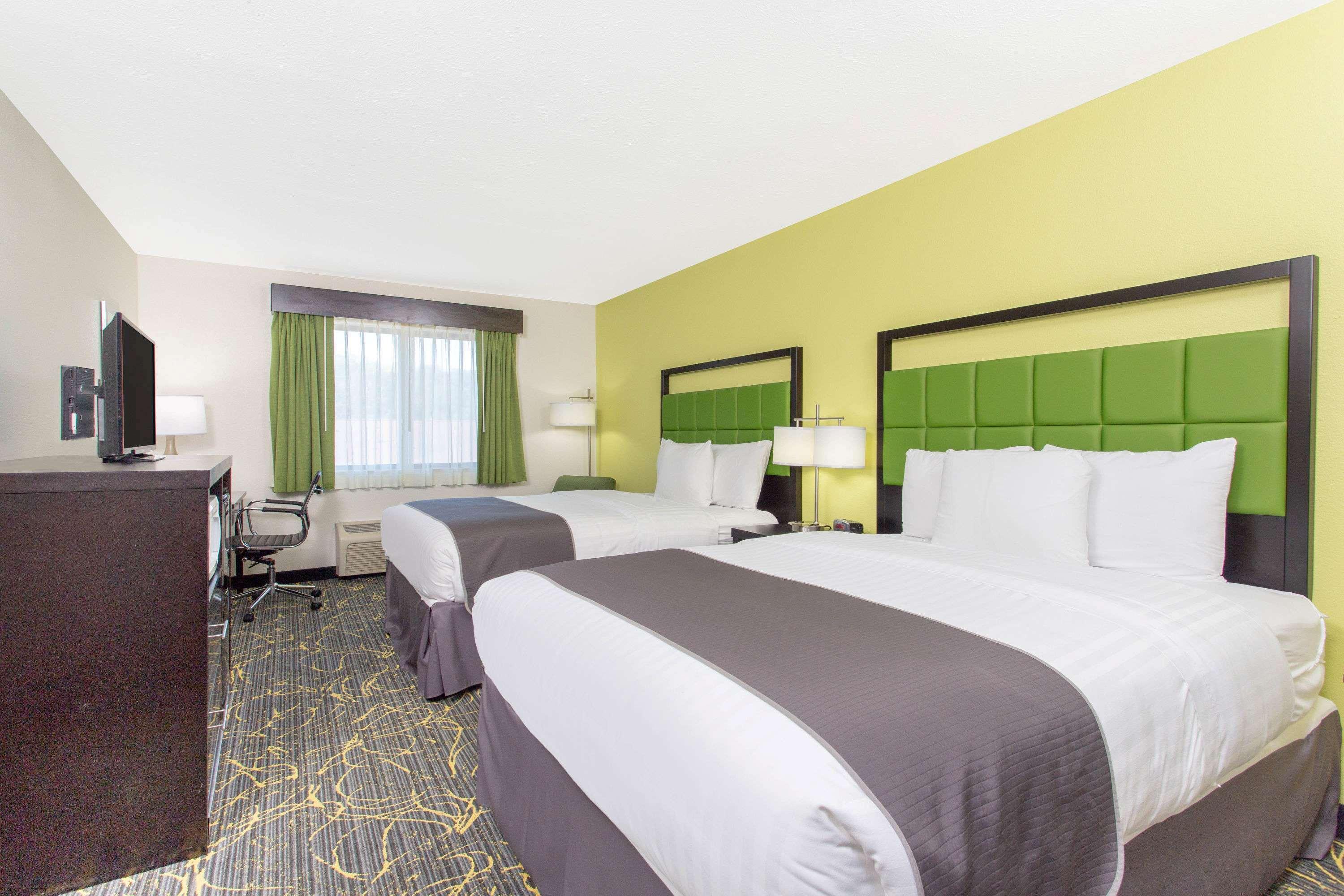 Americinn And Suites By Wyndham Delafield-Waukesha-Milwaukee Kültér fotó