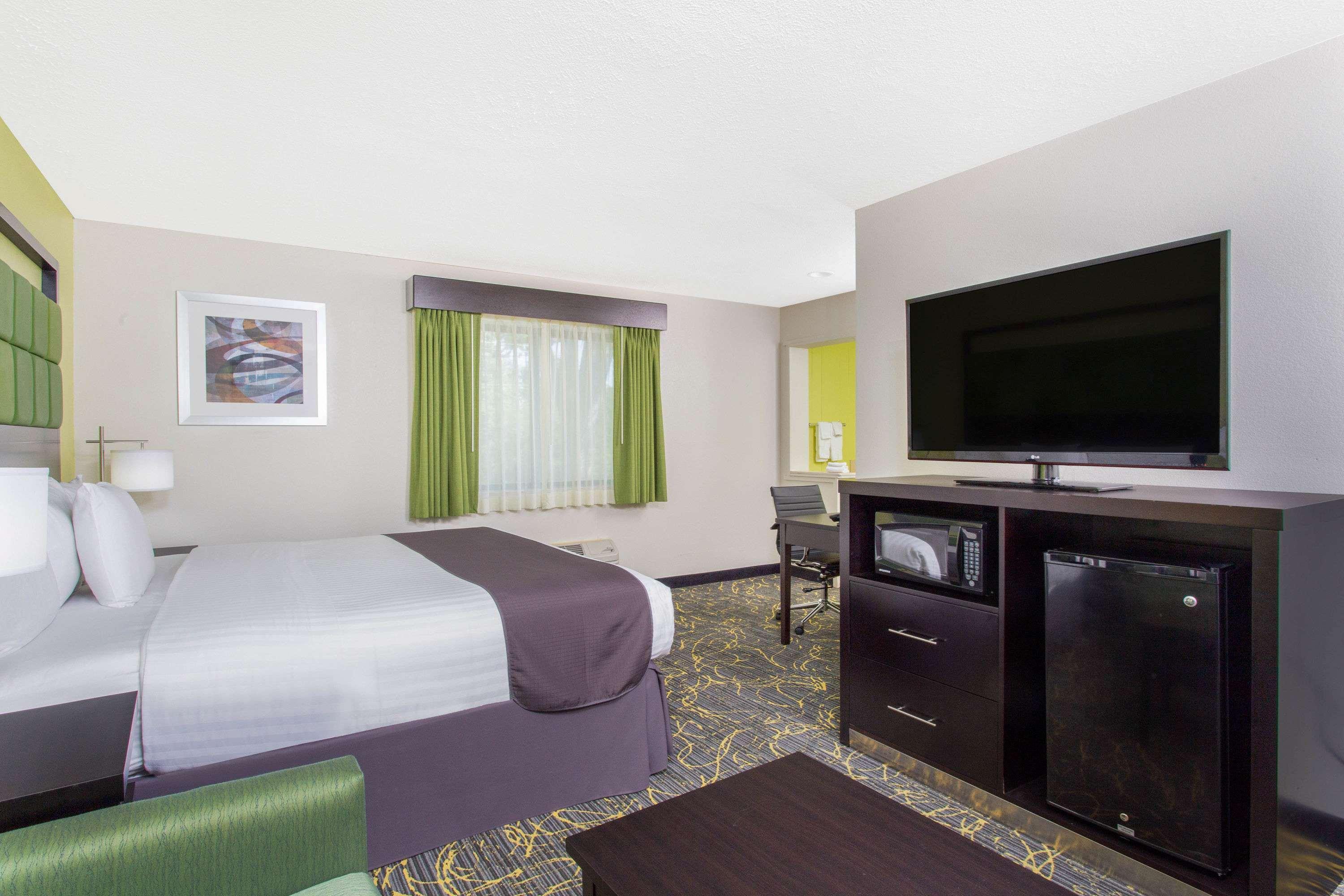 Americinn And Suites By Wyndham Delafield-Waukesha-Milwaukee Kültér fotó
