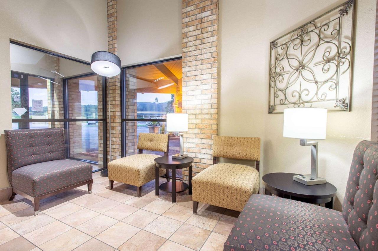 Americinn And Suites By Wyndham Delafield-Waukesha-Milwaukee Kültér fotó