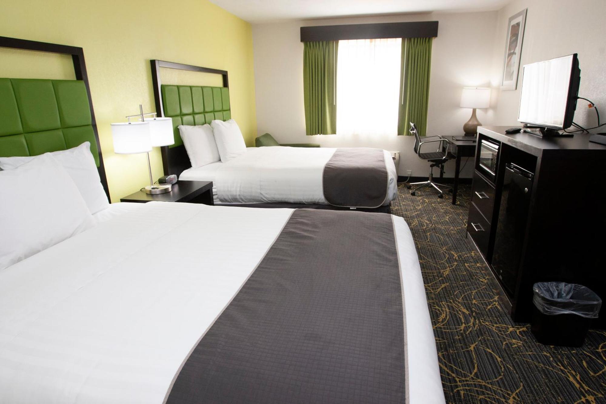 Americinn And Suites By Wyndham Delafield-Waukesha-Milwaukee Kültér fotó