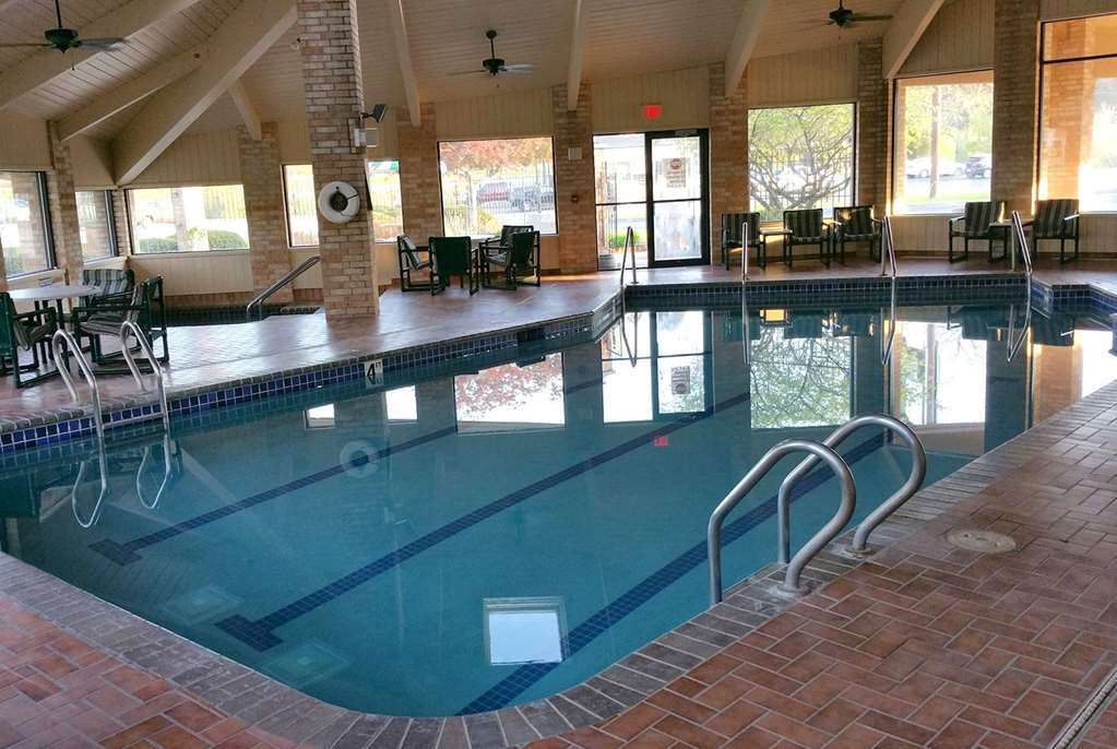 Americinn And Suites By Wyndham Delafield-Waukesha-Milwaukee Létesítmények fotó