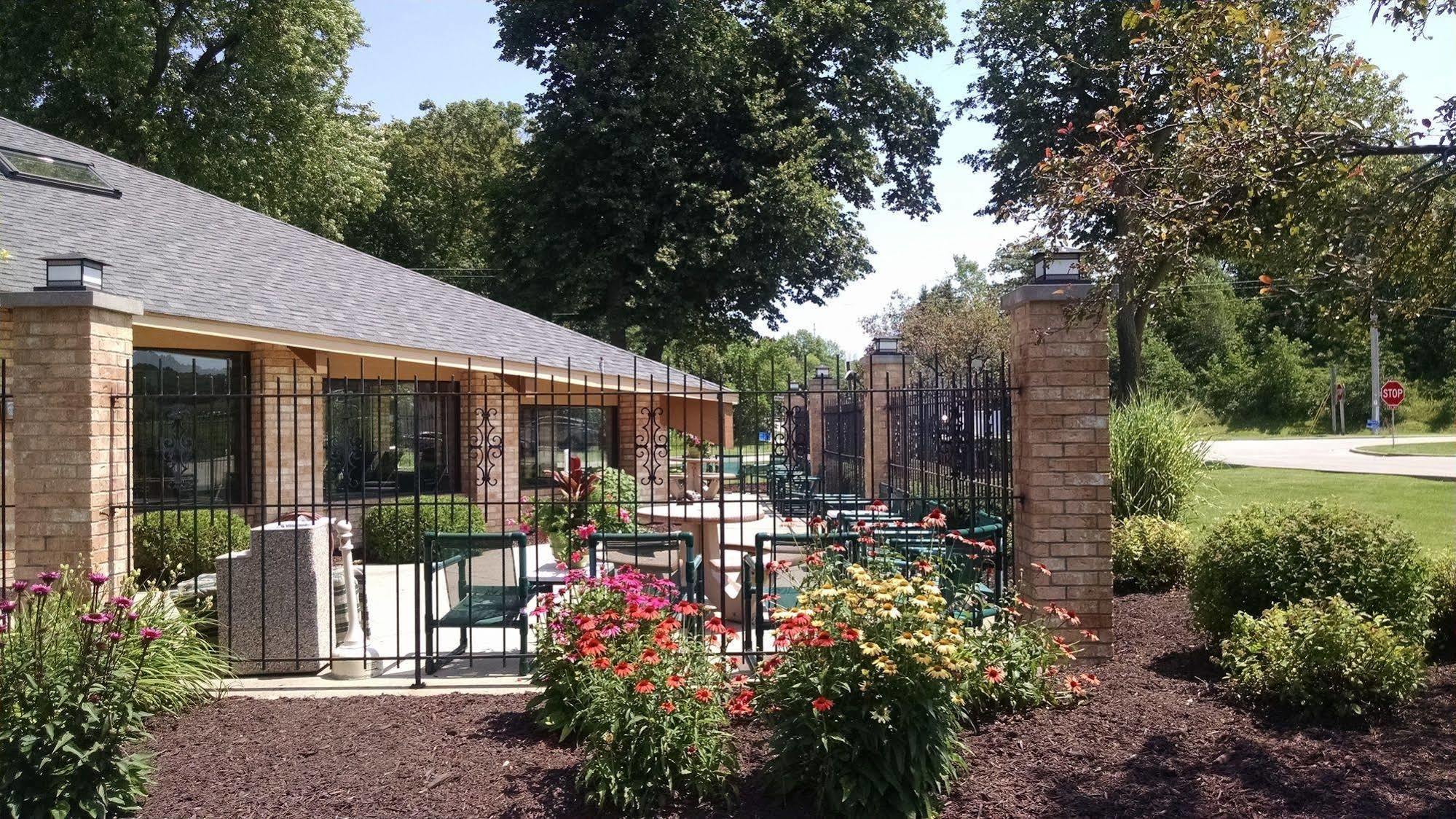 Americinn And Suites By Wyndham Delafield-Waukesha-Milwaukee Kültér fotó