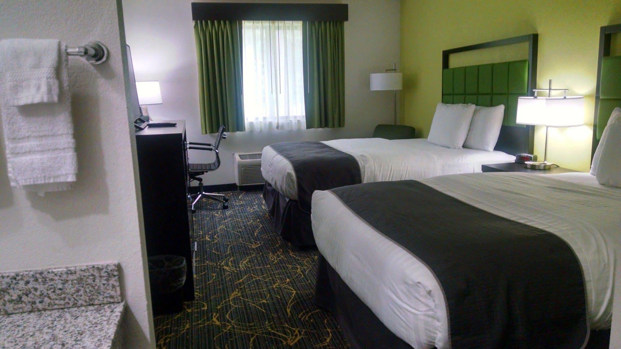Americinn And Suites By Wyndham Delafield-Waukesha-Milwaukee Kültér fotó